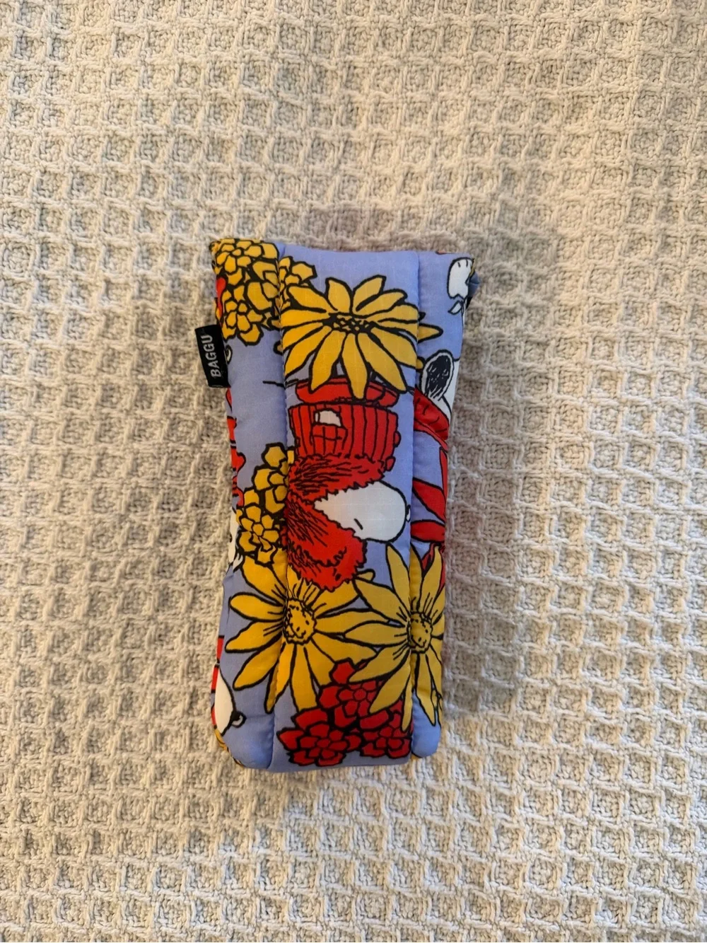 BAGGU x Peanuts EUC Floral Snoopy puffy sunglasses case. - Picture 4 of 4